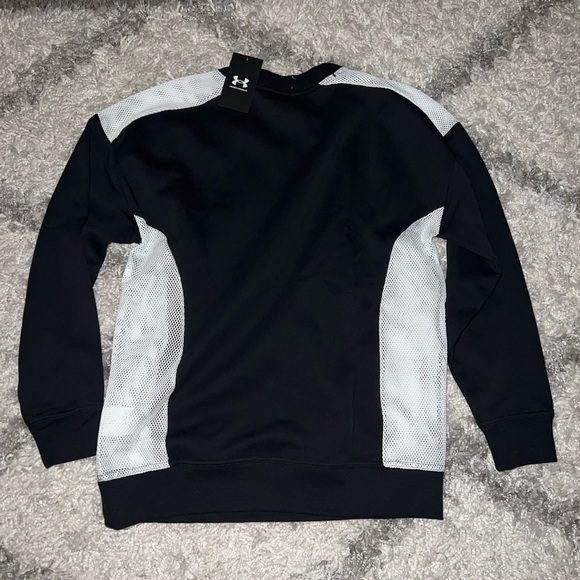 Women’s Under Armour Long Sleeve Shirt With Mesh - Picture 4 of 6